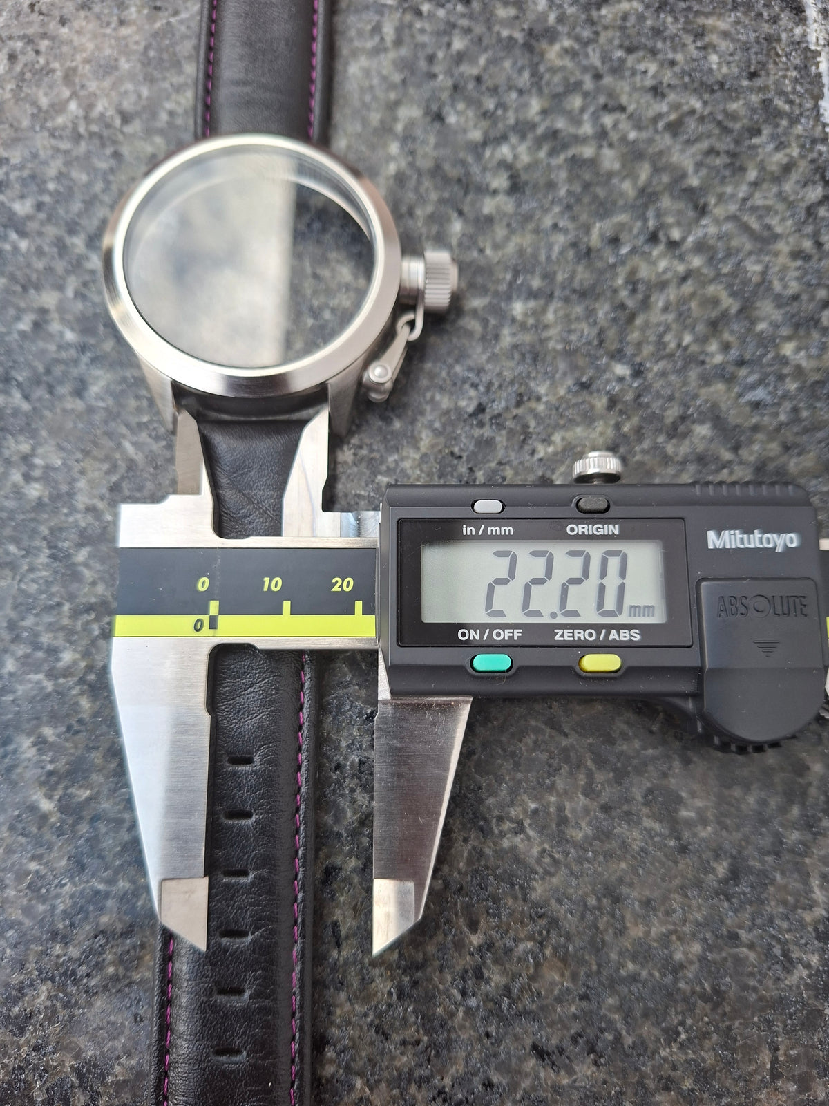 Peter Werth Stainless Steel Watch 44mm Case & Genuine Leather 22mm Strap – Spares / Project
