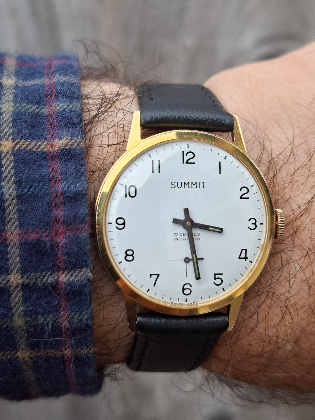 Vintage 1960s Summit Swiss Watch 17 Jewels Incabloc Manual Wind 33mm Sub Seconds