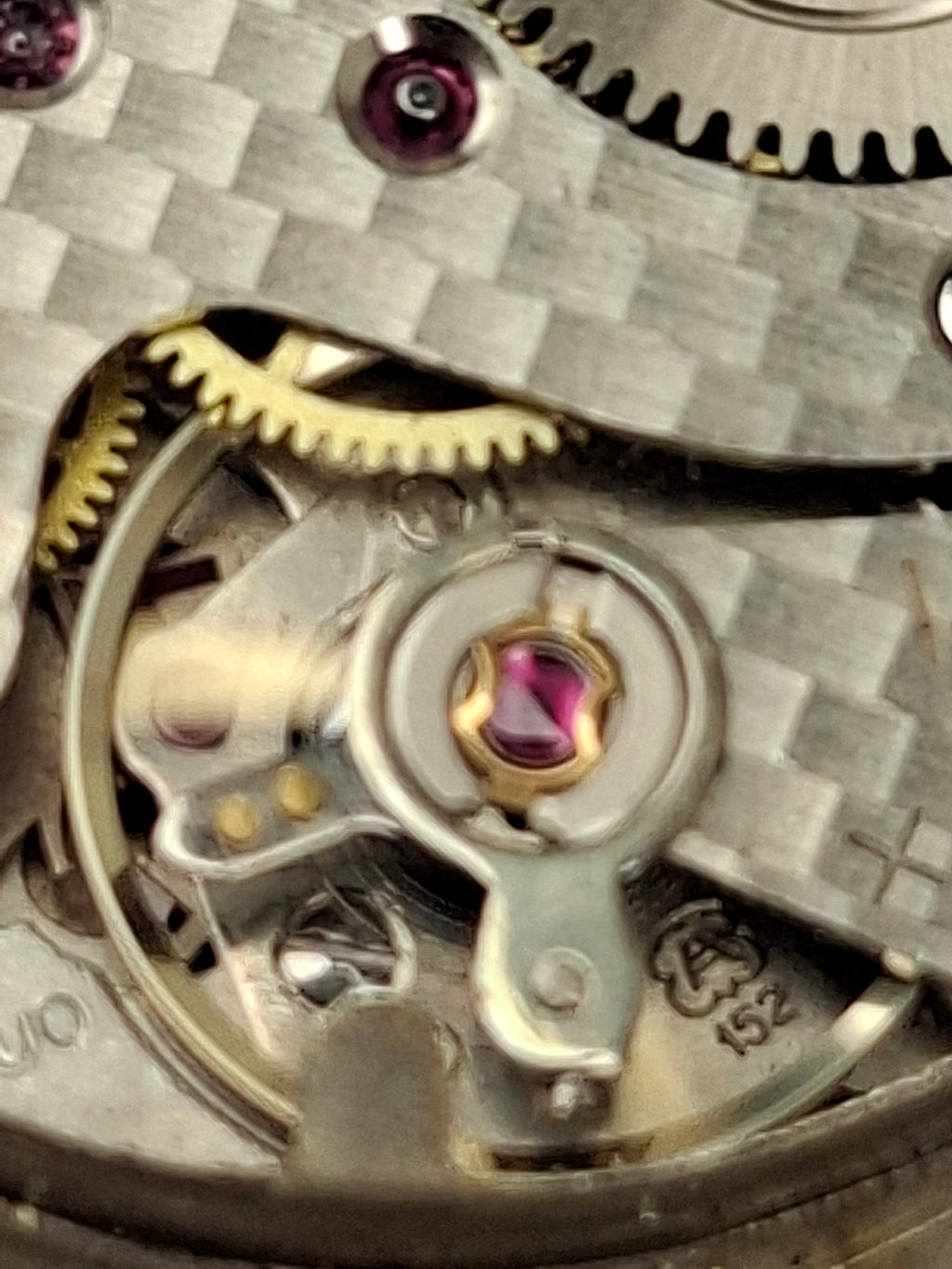 Vintage 1960s Summit Swiss Watch 17 Jewels Incabloc Manual Wind 33mm Sub Seconds