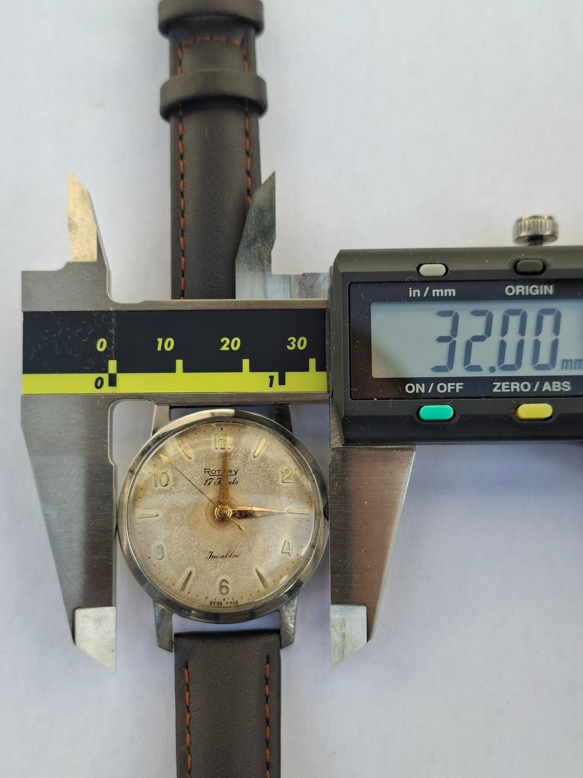 Vintage 1950s Rotary 17 Jewels Incabloc Swiss Watch Cal 425 32mm