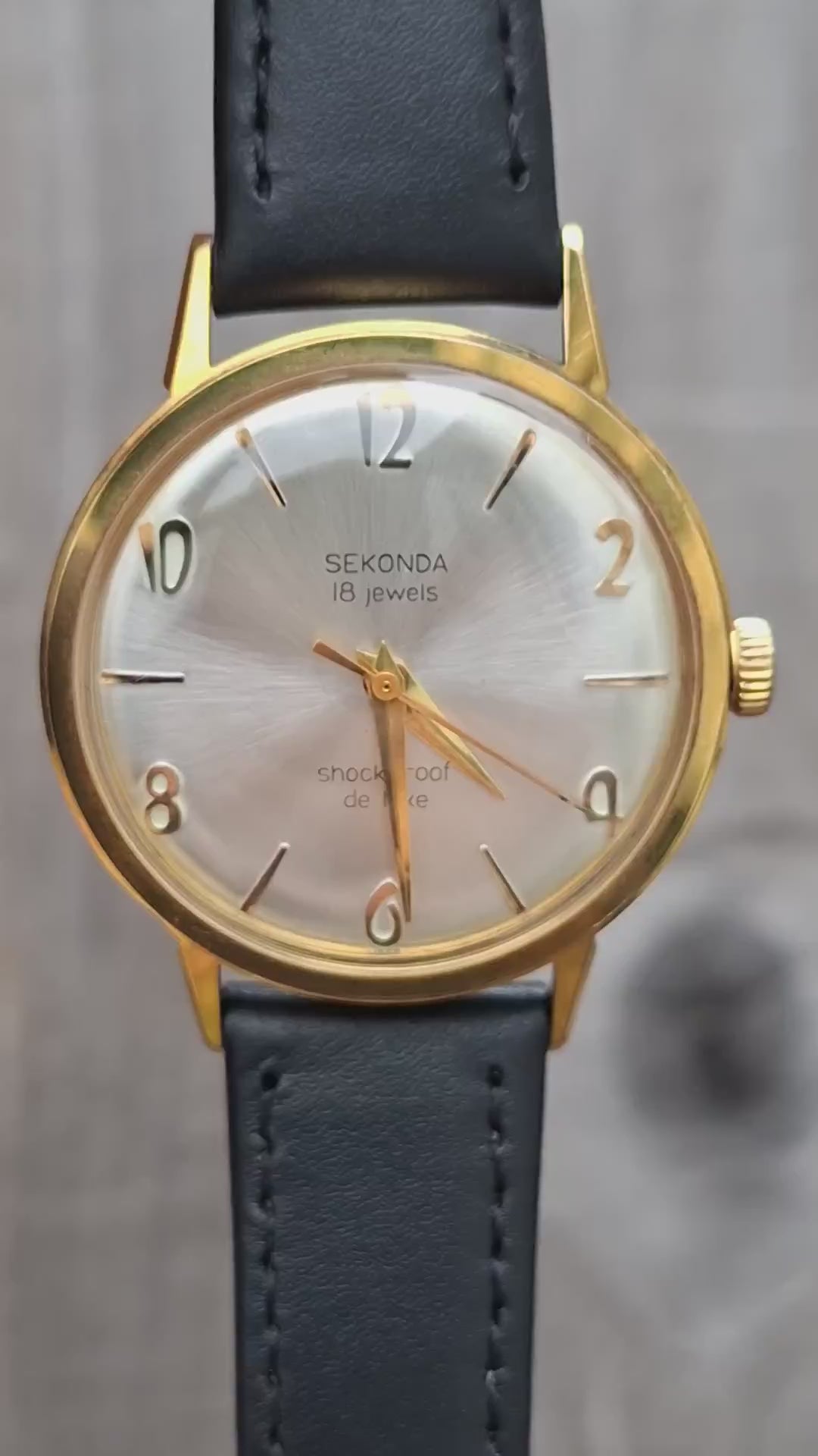 Vintage c.1970 Sekonda De Luxe 18 Jewels Vostok 2209 USSR Manual Wind 34mm