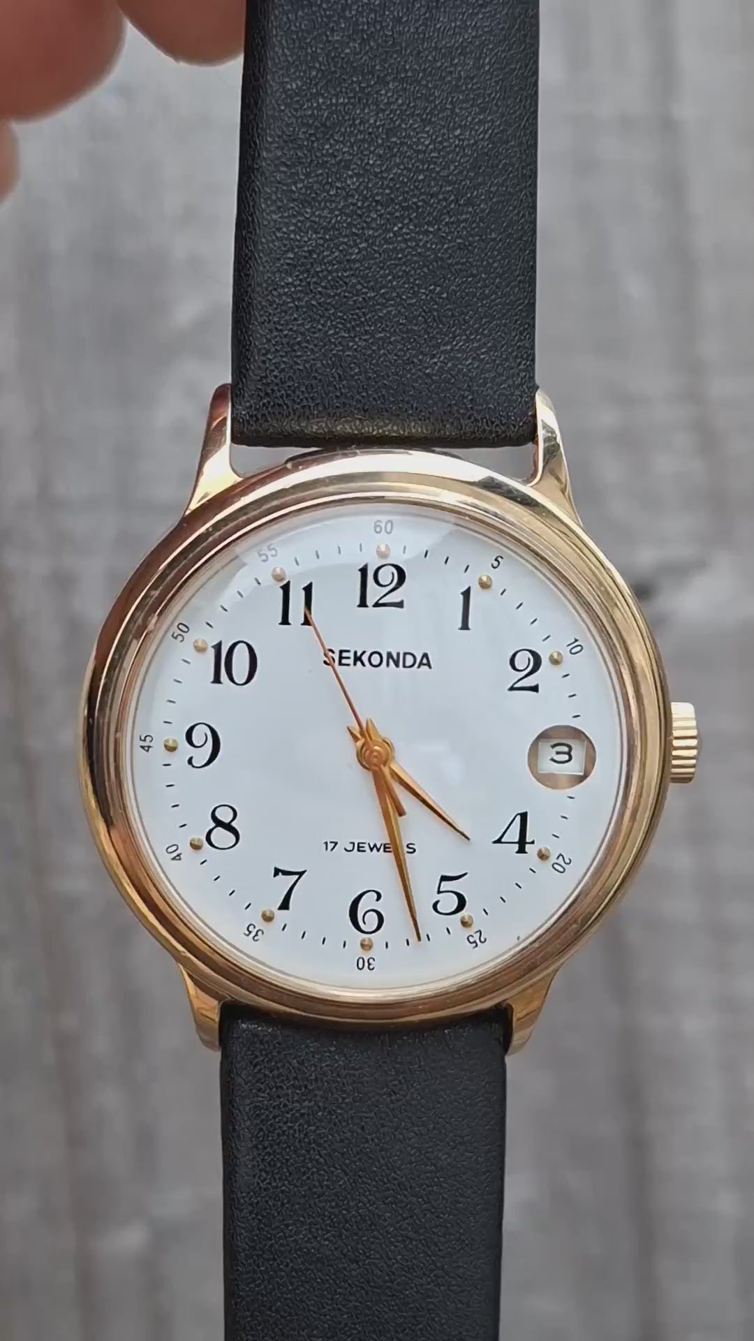 Vintage Sekonda USSR 17 J 2614.2H Manual Wind Date Watch Gold Tone 35mm